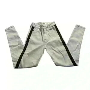 KanCan High Rise  White Stretch Skinny Jeans NWT Size 0.